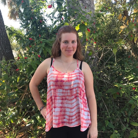 Beautiful Flowy Tank Top NWT - Picture 4 of 7